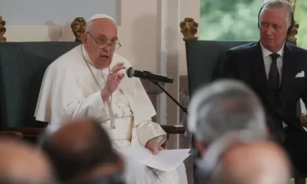 Il Papa, l’aborto e la politica belga: un confronto tra fede e laicità
