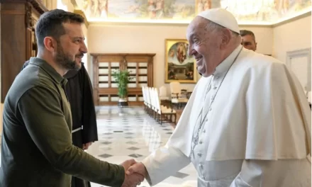 Zelensky a Roma incontra il Papa e la Premier