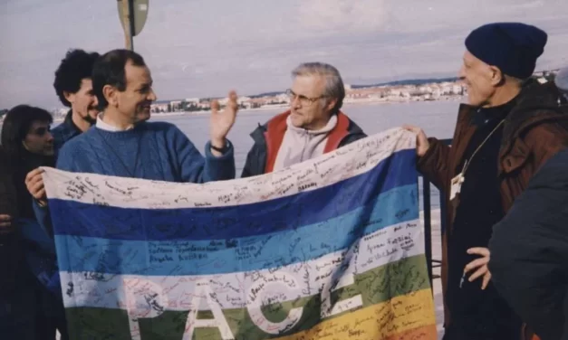 Don Tonino Bello: il messaggio di pace attuale nei conflitti globali