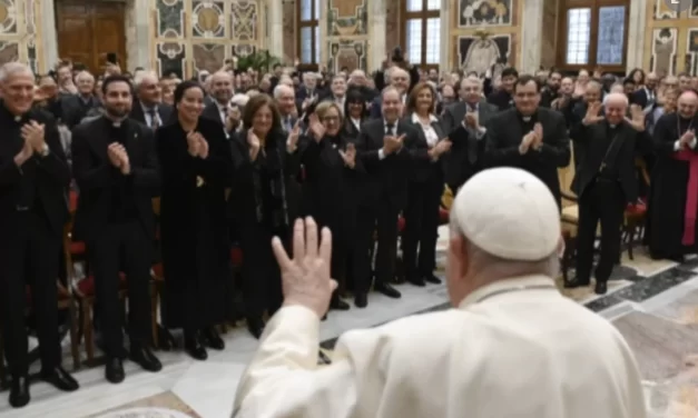 La Chiesa accoglie i divorziati risposati e i conviventi