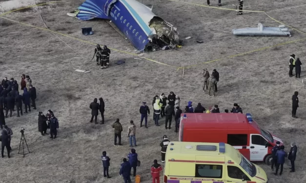 Tragedia nei cieli del Kazakistan: aereo azero precipita, 38 vittime e 29 sopravvissuti