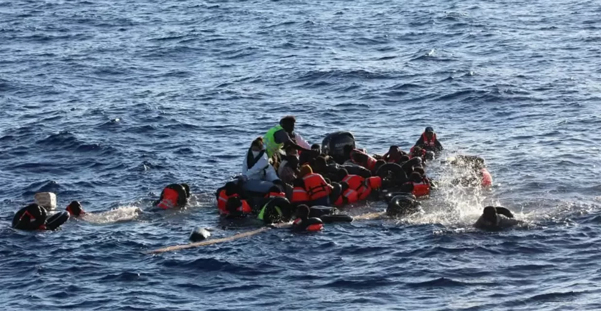 Bambina di 11 anni unica sopravvissuta di una barca di migranti naufragata al largo di Lampedusa.