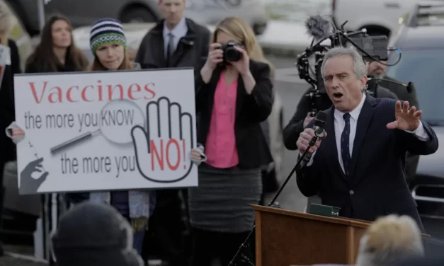 Con l’avvento di Trump tornano i complottisti no vax