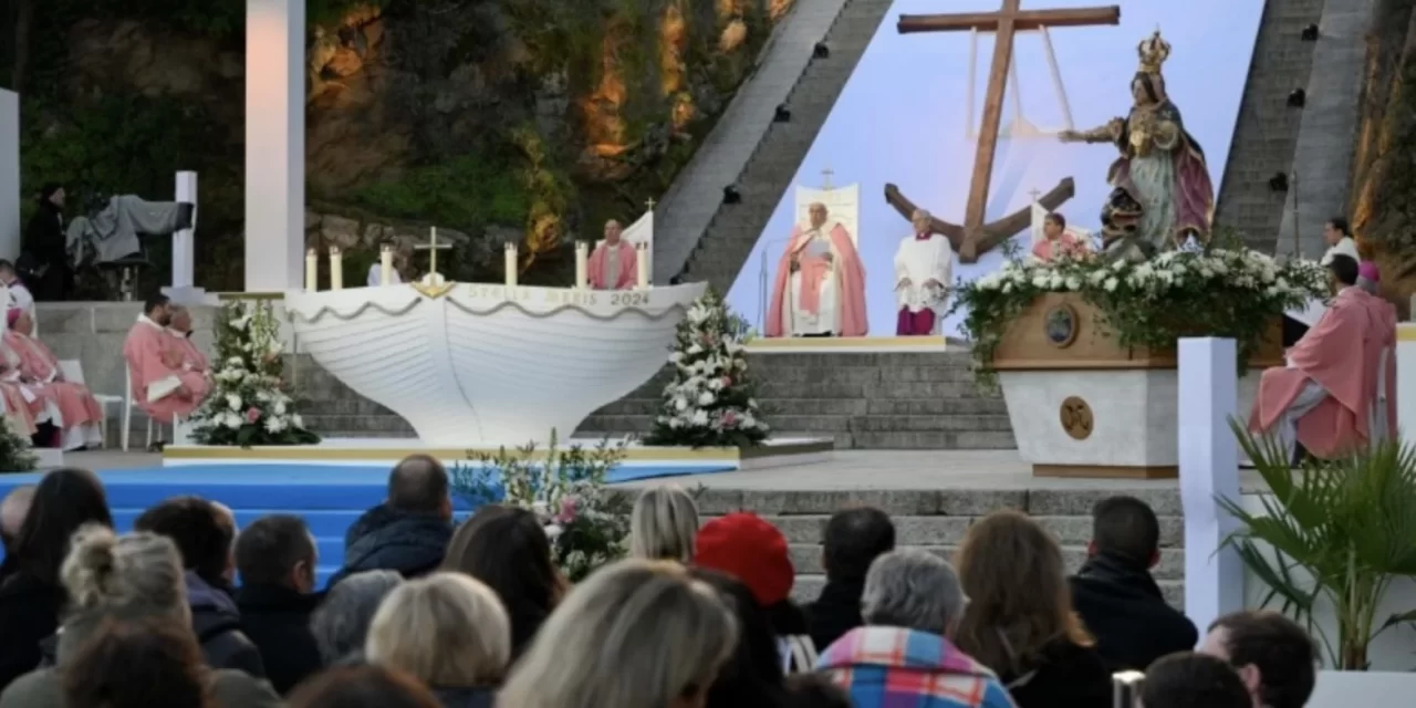 Papa Francesco ad Ajaccio: Un invito alla speranza e alla cura reciproca