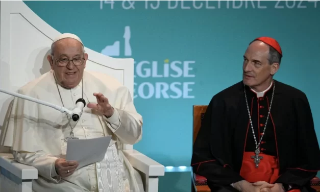 Papa Francesco ad Ajaccio: La pietà popolare, un ponte tra fede e cultura