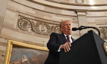 Trump pronuncia il discorso inaugurale tra populismo, promesse audaci e retorica divisiva
