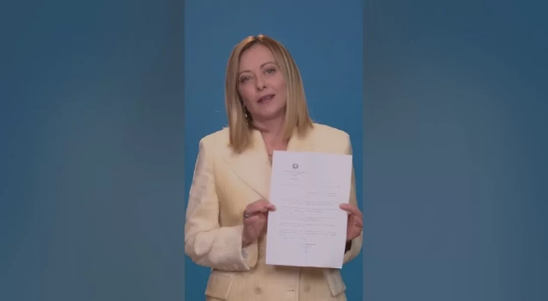 Giorgia Meloni e il caso Almasri: il teatrino di una politica sotto ricatto
