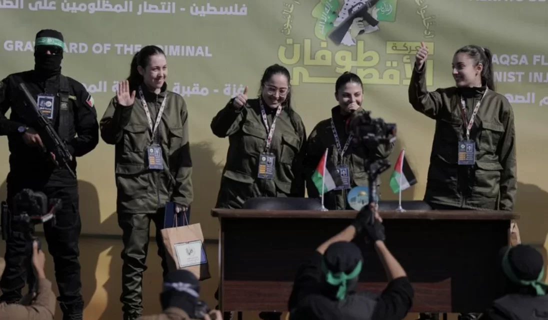 Hamas libera quattro soldatesse israeliane