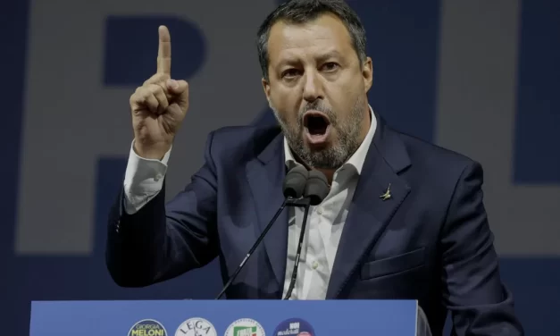 La retorica aggressiva di Matteo Salvini e il collasso dei trasporti pubblici