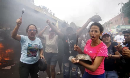 Il Venezuela in bilico: Sei Mesi di tensioni e repressioni sotto Maduro
