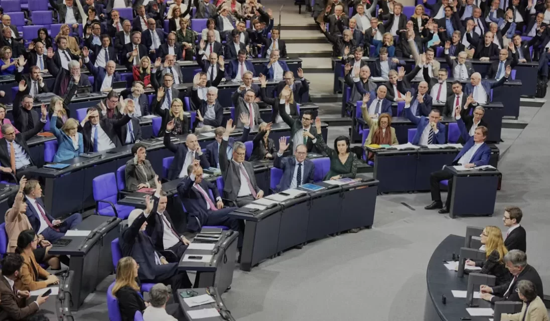 Germania e il caos della legge Merz: propaganda elettorale sulla pelle dei migranti