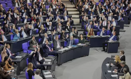 Germania e il caos della legge Merz: propaganda elettorale sulla pelle dei migranti