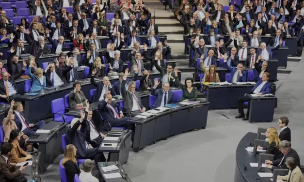 Germania e il caos della legge Merz: propaganda elettorale sulla pelle dei migranti