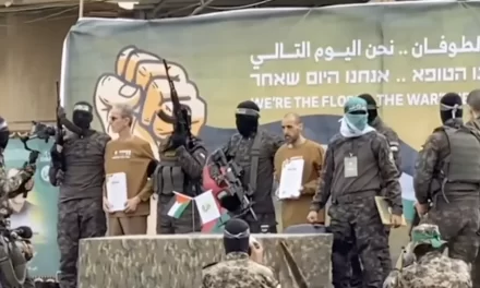 Hamas rinvia lo scambio di ostaggi: alta tensione tra Gaza e Israele