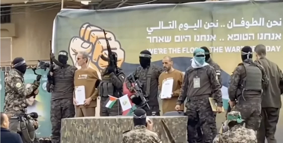 Hamas rinvia lo scambio di ostaggi: alta tensione tra Gaza e Israele