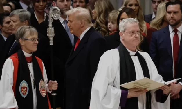 Trump e la difesa dei cristiani: messianismo politico o strumentalizzazione religiosa?