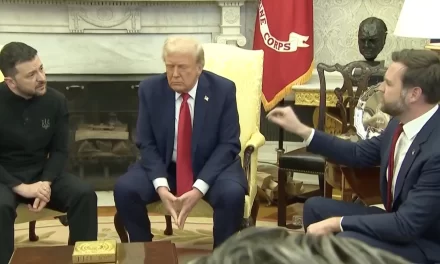 Trump licenzia Zelensky: la Casa Bianca diventa un set di The Apprentice
