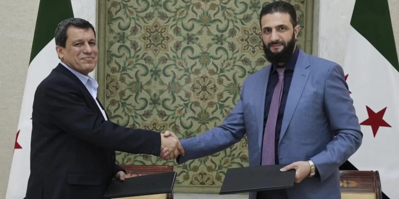 Accordo storico tra governo siriano e forze curde; violenze settarie scuotono la Siria
