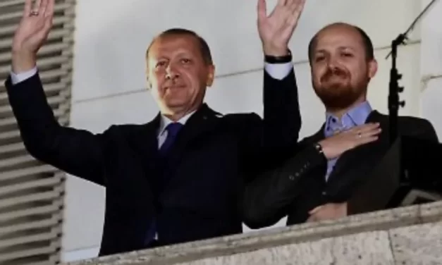 Erdogan prepara la sua dinastia con la maschera della democrazia