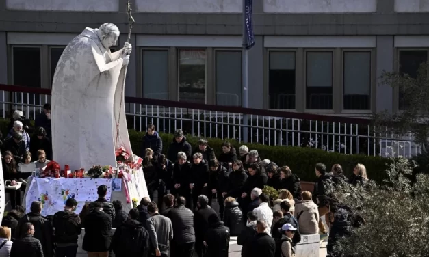 Papa Francesco dal Gemelli: gratitudine, preghiera e un appello alla pace