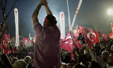 In Turchia i giovani in piazza per giustizia, libertà e dignità