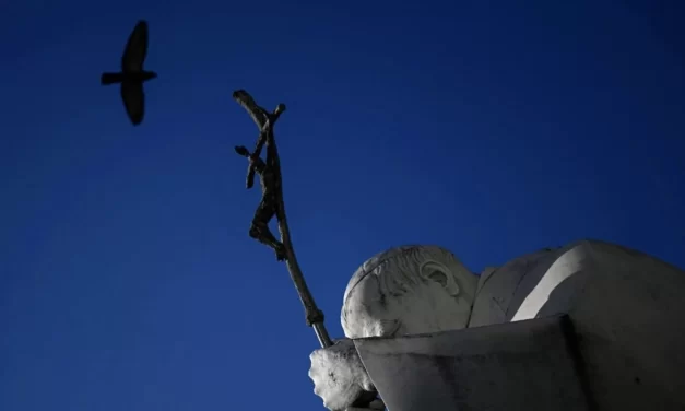 Papa Francesco: segnali di ripresa dopo due crisi respiratorie