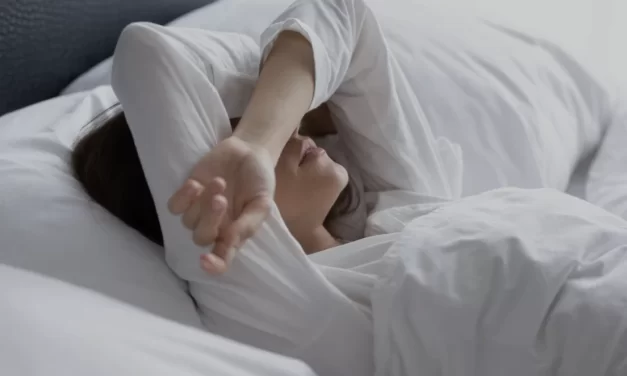 La mancanza di sonno danneggia cuore e memoria