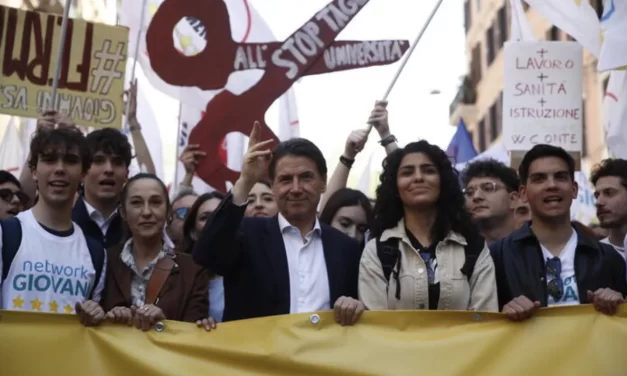 A Roma in piazza contro il riarmo, in difesa della pace e della dignità sociale