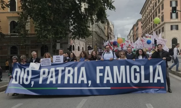 Manifestare ha ancora senso? Riflessioni su Gay Pride e Marce per la Vita nella civiltà occidentale secolarizzata