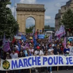 Cristiani in cammino: la “Marcia per Gesù” a Parigi e il volto giovane della fede pubblica