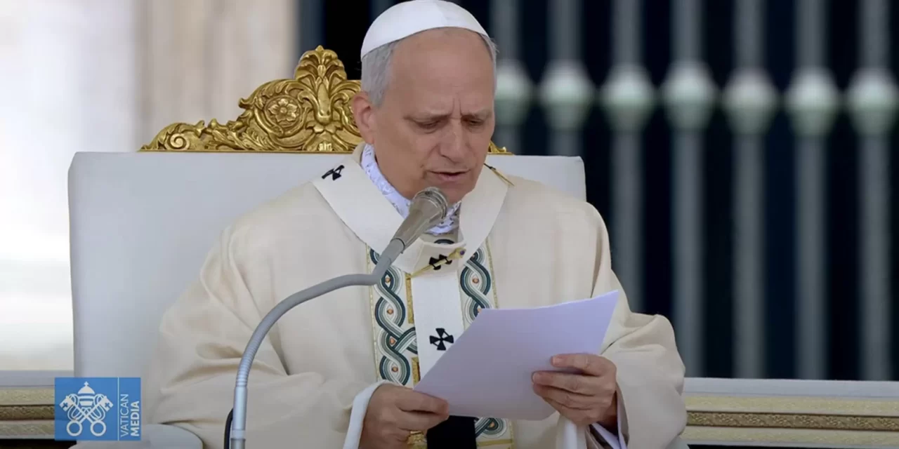 Una Chiesa che ama “di più”: il ministero di Leone XIV tra unità, fraternità e carità sociale