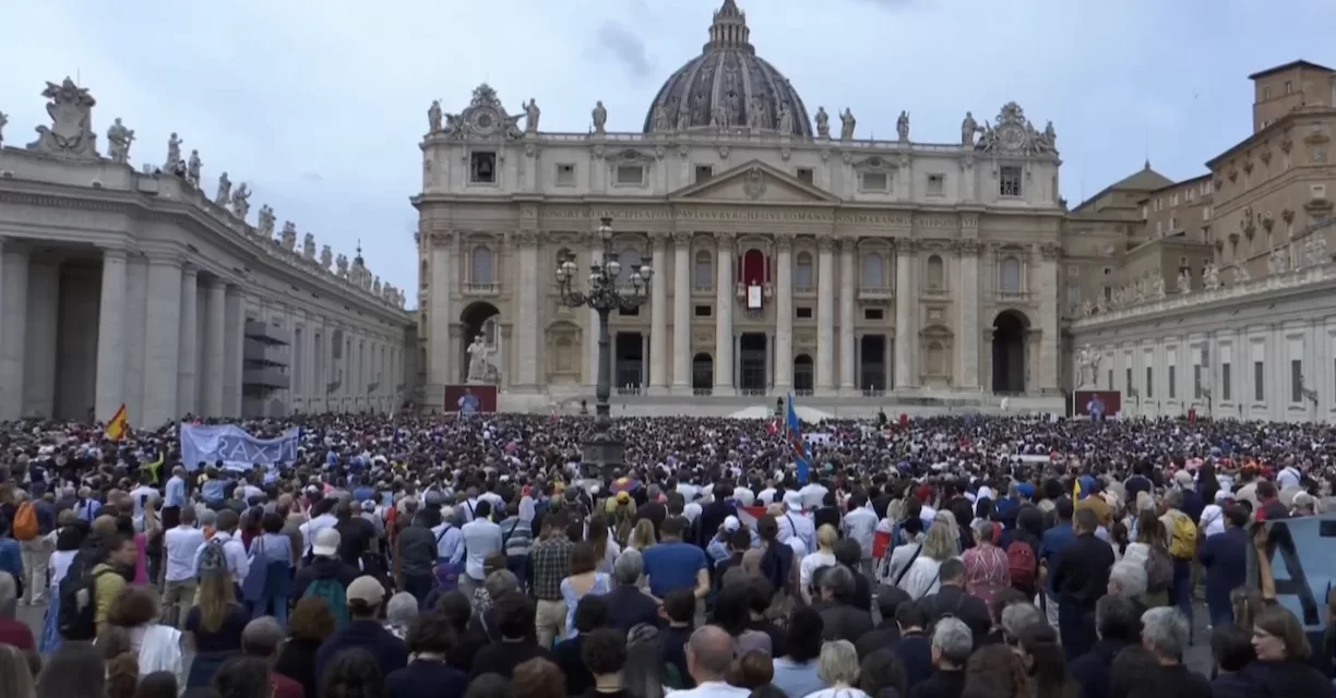 Papa Leone XIV e il suo primo Regina Caeli: “Non abbiate paura!”