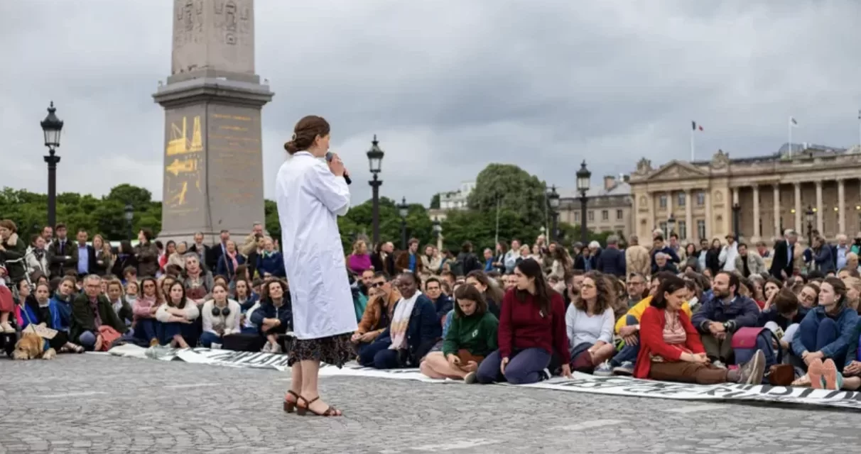 A Parigi una voce giovane contro la deriva dell’eutanasia