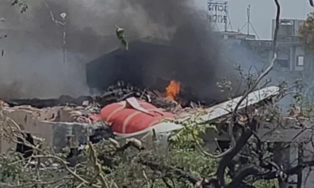 Tragedia a Ahmedabad: il Boeing 787 di Air India precipita subito dopo il decollo