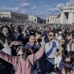 Religione senza appartenenza. Cosa ci dicono i funerali di Francesco e l’elezione di Leone XIV