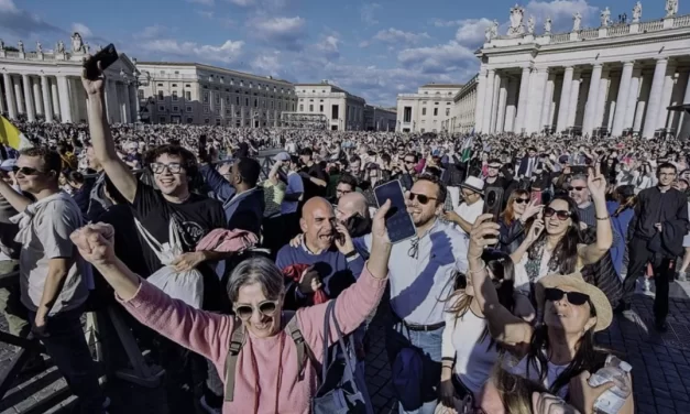 Religione senza appartenenza. Cosa ci dicono i funerali di Francesco e l’elezione di Leone XIV