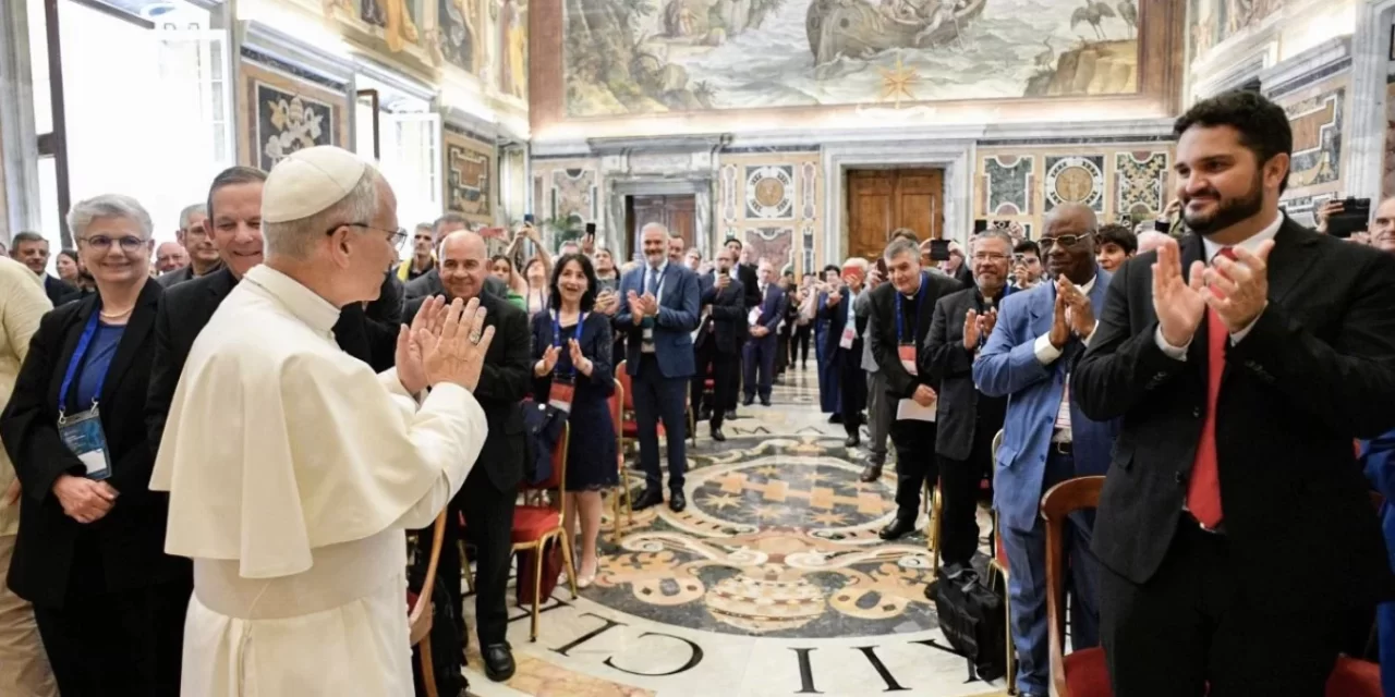Il carisma che unisce e manda: la parola di Leone XIV ai movimenti ecclesiali