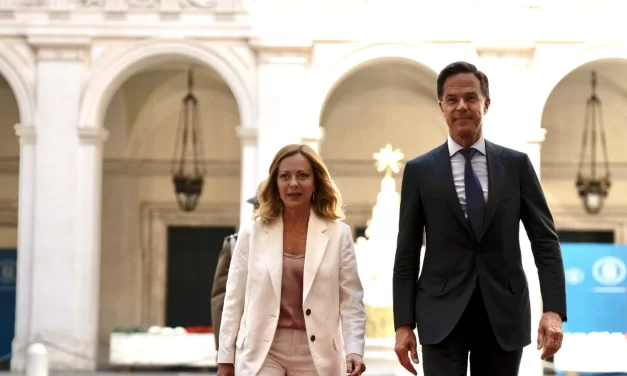 Welfare addio: l’Italia si prepara alla guerra che non può combattere