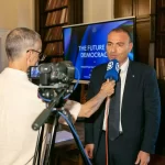 La dignità vivente nel futuro della democrazia