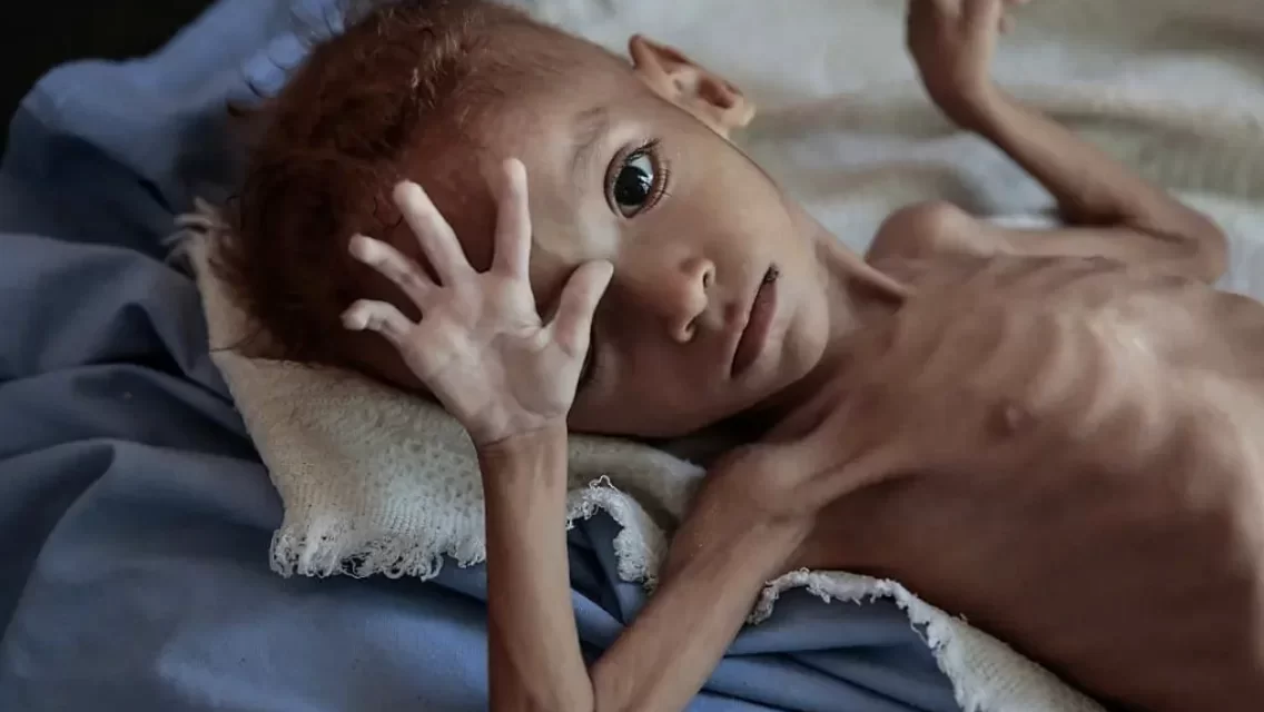 2025: Le morti dei bambini supererà le nuove nascite