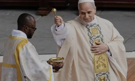 Latinoclasti contro latinolatri: lo scontro sulla lingua del culto