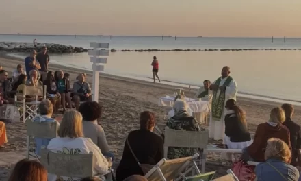 L’evangelizzazione sotto gli ombrelloni da spiaggia