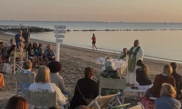 L’evangelizzazione sotto gli ombrelloni da spiaggia