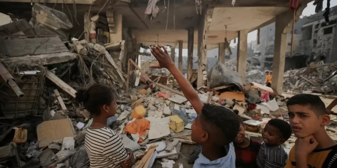 Pane ai poveri? No, al rogo. Trump incenerisce USAID e la solidarietà globale