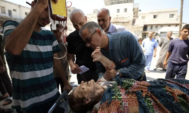 Profanata anche la speranza. Attacco alla parrocchia cattolica di Gaza: l’umanità è sotto assedio
