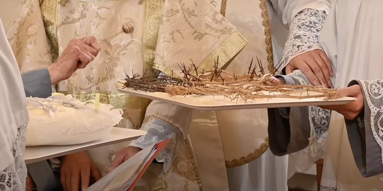 La marcia indietro innestata da iniziatori di esperienze religiose.