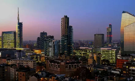 Crisi urbanistica a Milano: liquidità, dimissioni e responsabilità collettiva