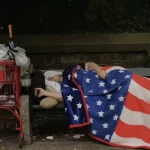 Trump “punisce” i poveri.  Limitazioni alla libertà dei senzatetto.