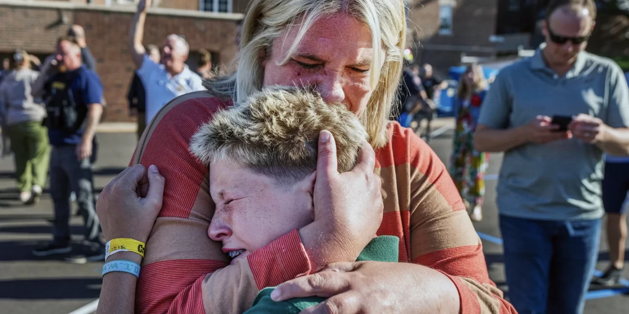 Sparatoria contro i bambini di una scuola cattolica a Minneapolis