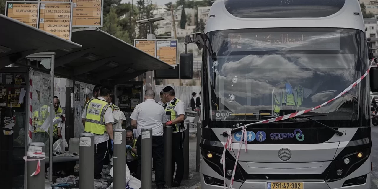 Gerusalemme, sangue su un autobus: la pace ancora lontana